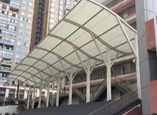 商業(yè)廣場(chǎng)膜結(jié)構(gòu):膜結(jié)構(gòu)賦予商業(yè)廣場(chǎng)無限可能